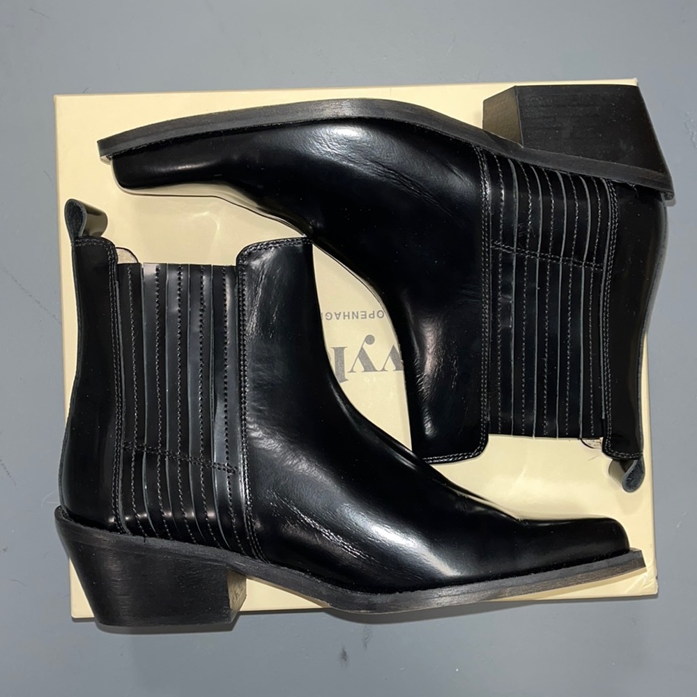 BNIB I’ve Copenhagen “Chicago” bootie.